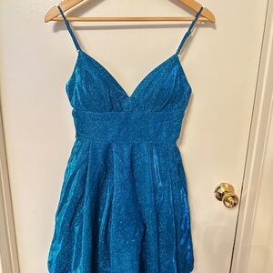 Fancy sparkling ocean blue mini